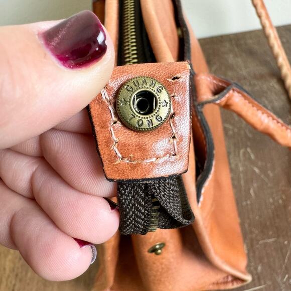 Patricia Nash VINTAGE Tooled leather tan Shoulder bag Purse & Scarf DAMAGED READ - Picture 8 of 16